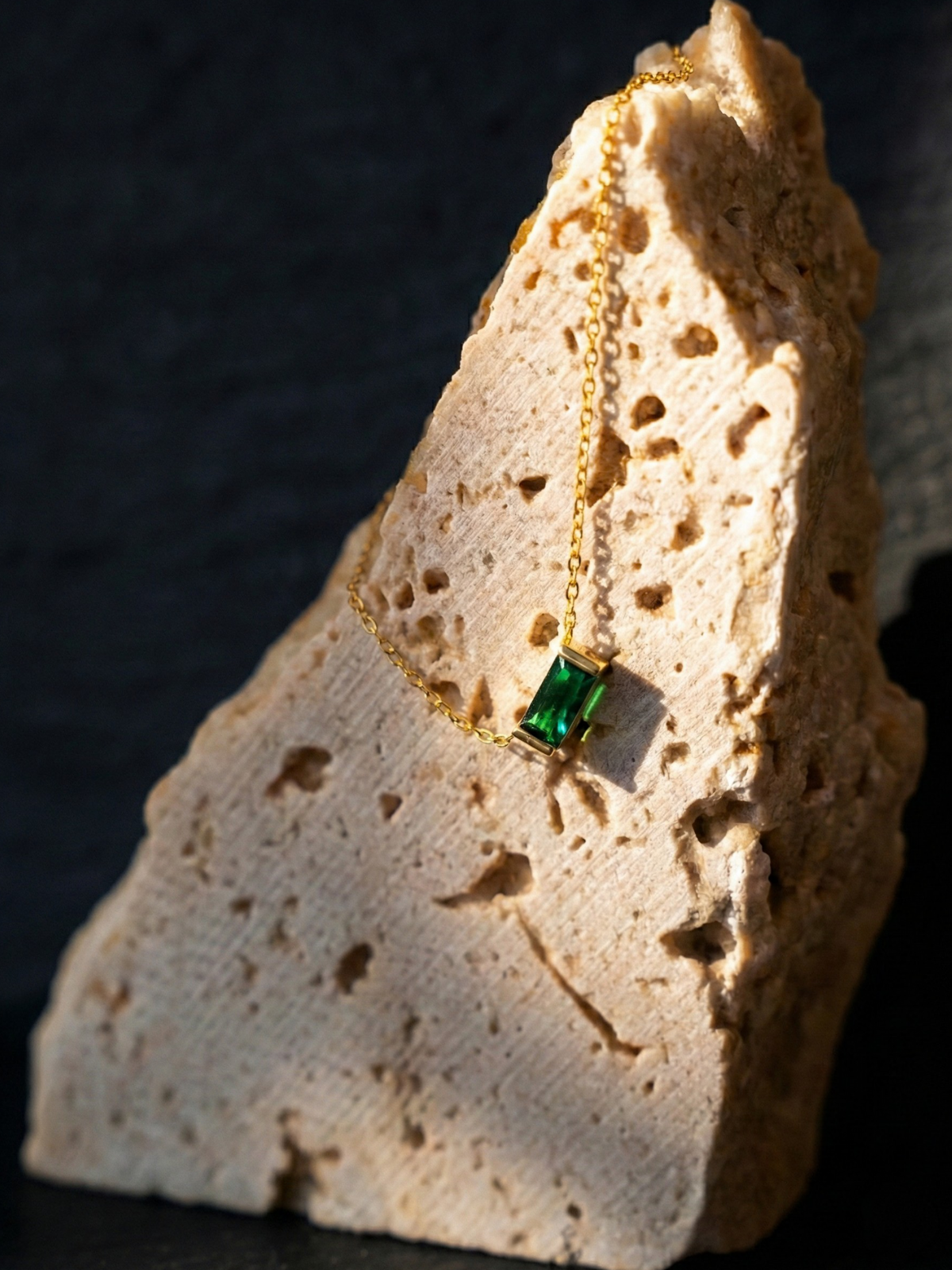 RIVIÈRE VERTE NECKLACE