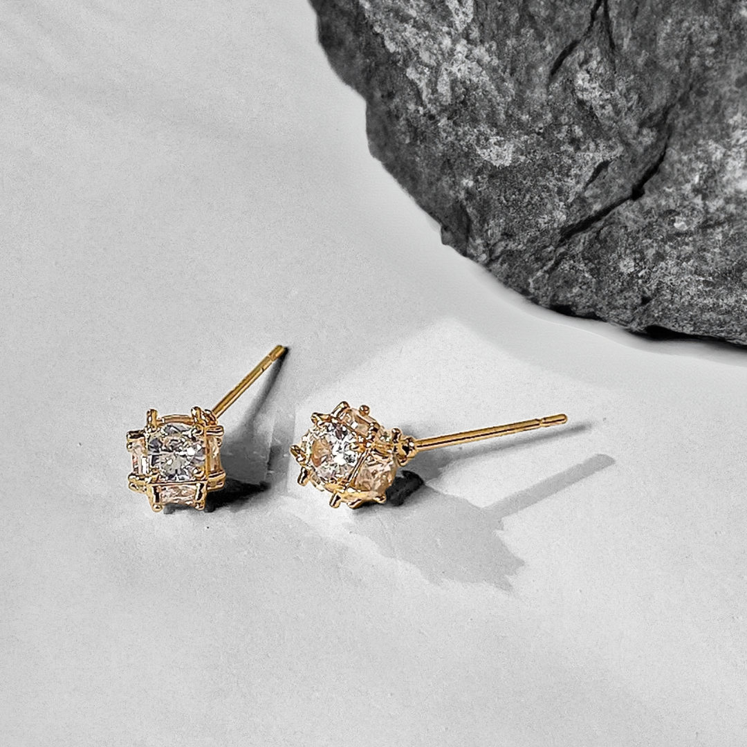 GOLDEN CUJU EARRINGS