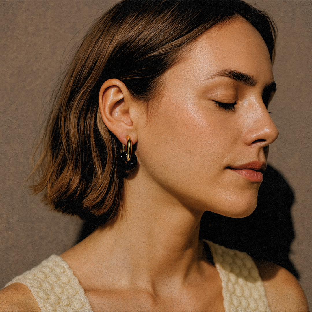 NOIR ROYAL EARRINGS IN BLACK ONYX