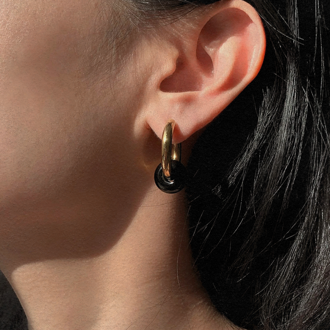 NOIR ROYAL EARRINGS IN BLACK ONYX