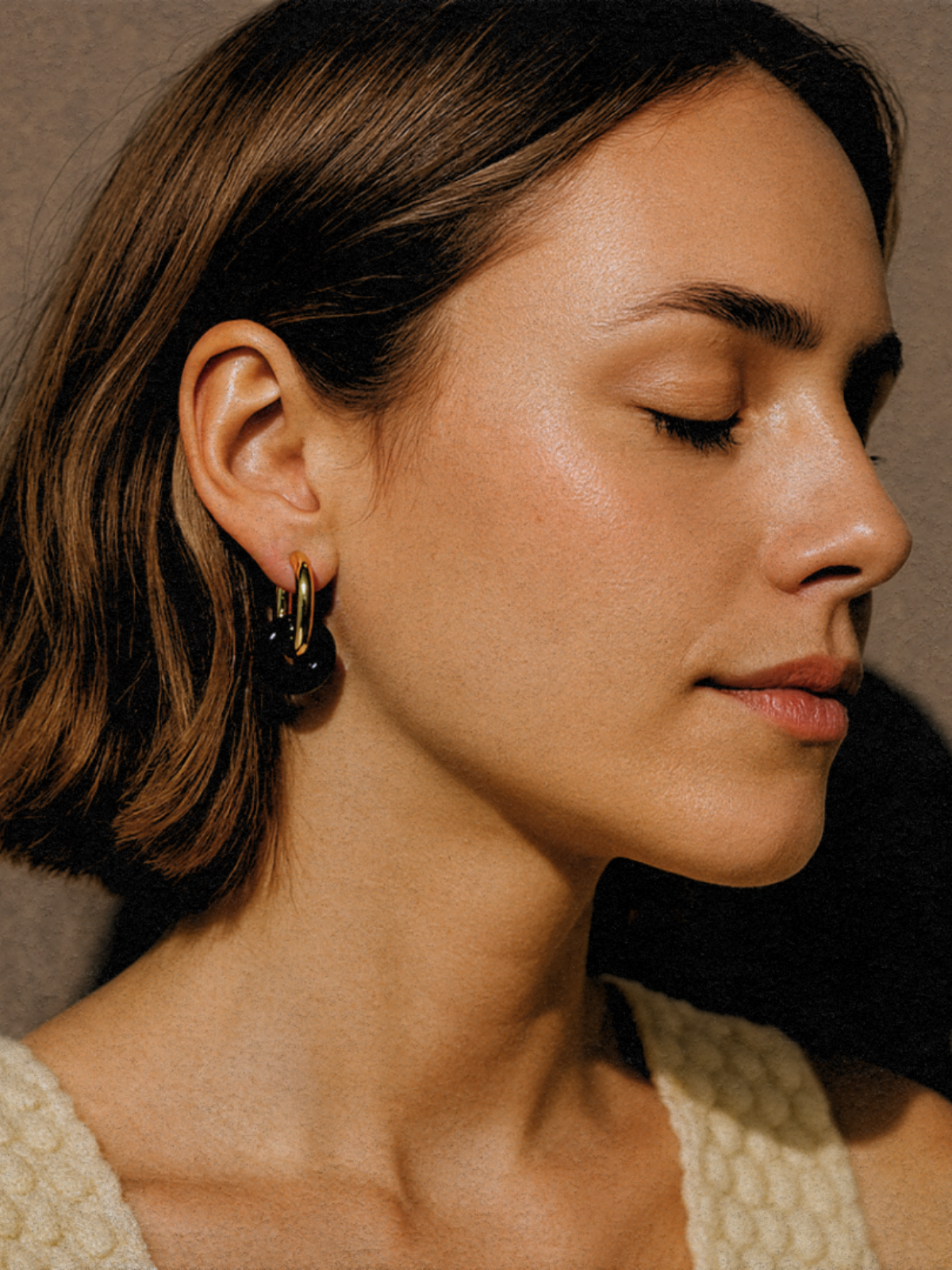 NOIR ROYAL EARRINGS IN BLACK ONYX