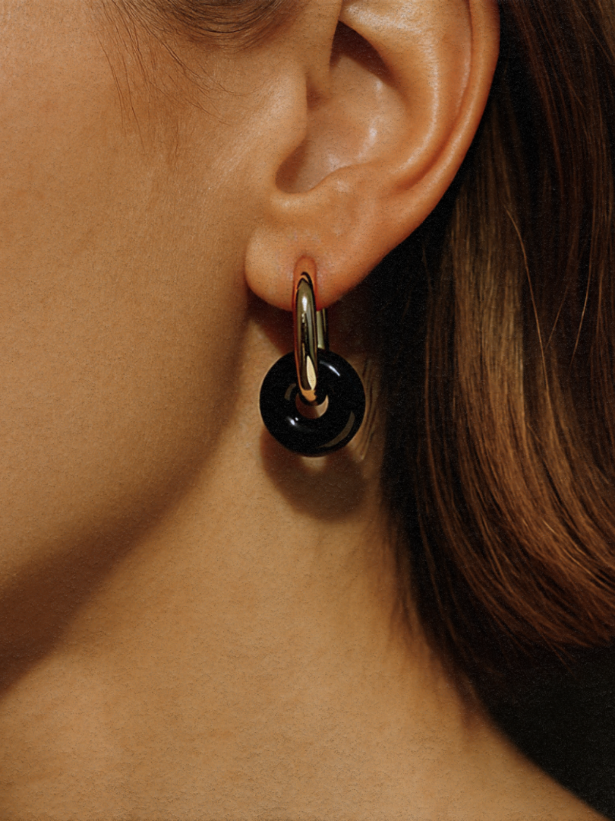 NOIR ROYAL EARRINGS IN BLACK ONYX