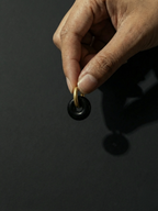 NOIR ROYAL EARRINGS IN BLACK ONYX