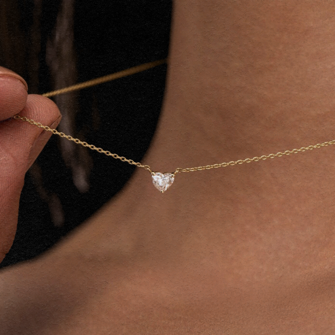 UNE AMOUR NECKLACE