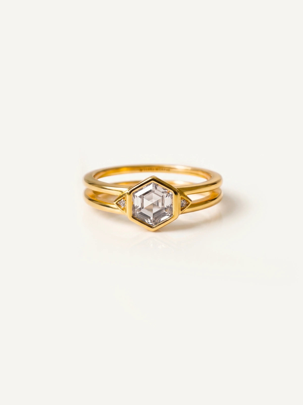 VERA SIGIL RING