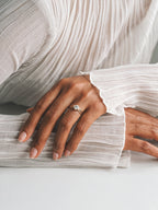 VERA SIGIL RING